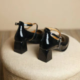 恵子™ | エレガントなアンクルストラップパンプス